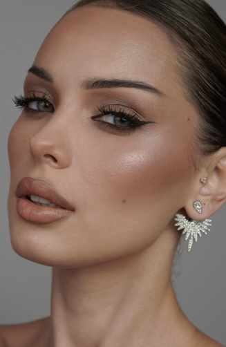 Таня Пось - Mocha Mousse Makeup